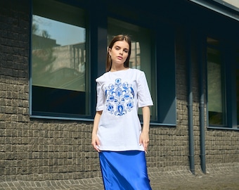 Women's two-piece suit, Embroidered T-shirt and skirt, women's t-shirt, women's silk suit