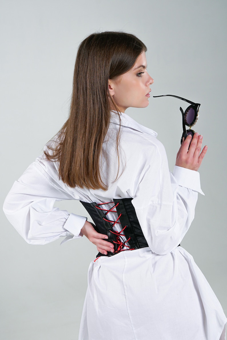 Chemise avec corset à fleurs noires, robe blanche, chemise en coton pour femme, chemise à fleurs d'été, chemise corset à fleurs image 2