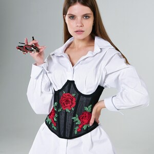 Chemise avec corset à fleurs noires, robe blanche, chemise en coton pour femme, chemise à fleurs d'été, chemise corset à fleurs image 4