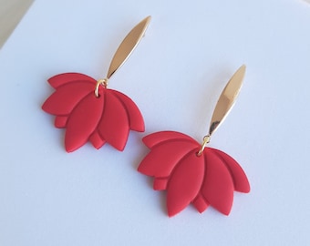 Earrings, red "Dok bua" model, handmade in France, gilded attachment with 24k fine gold