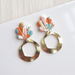 Earrings, handmade in France, "Dok-Maï Talae" model - Original creation by Sunisa, Franco-Thai artist