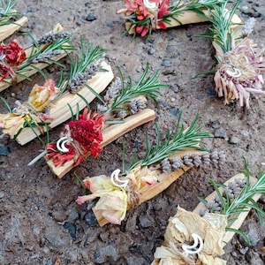 Palo santo, smudge, Saining, smoke sticks, holy wood, cleansing wand