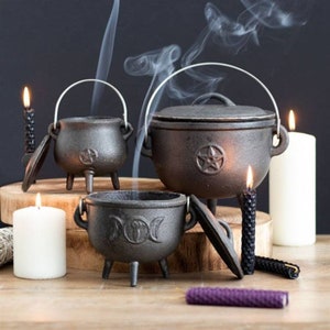 Chaudron en fonte : pot de sorts de sorcellerie avec pentagramme ou lune