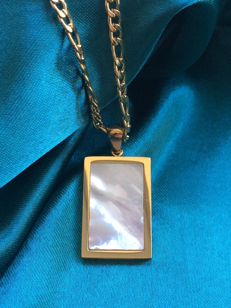 Collana con pendente rettangolare in conchiglia di abalone naturale placcata in oro 18 carati collana a strati collana in oro immagine 4