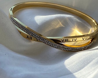 Bracciale con numeri romani incisi e cz in acciaio inossidabile placcato oro 18 carati, gioielli da sposa, eleganti gioielli minimalisti natalizi per le donne.
