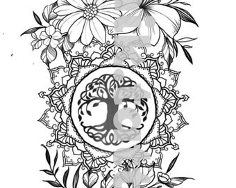 Può includere: Disegno di tatuaggio in bianco e nero in linea art con un albero della vita all'interno di un mandala con accenti floreali. Il testo "scarica tatuaggio" e "Chik tattoo" è incluso.