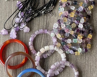 Mystery Box - Lot de bracelet/pendentif en perles naturelles - Grab Bag - Gemstone - Crystal - Christmas Stocking stuffer - Surprise Bag Handmade