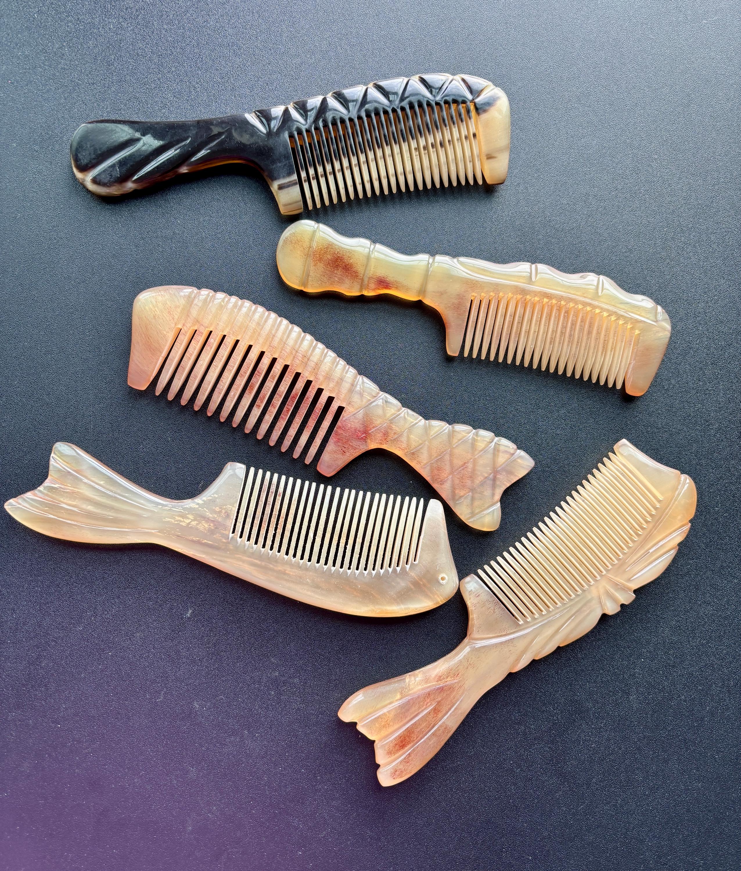 Natural Sheep Horn Comb Anti Static Detangling Hairbrush Handmade Natural Sandalwood Sheep color comb Horn - Fine main image 3