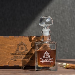 Custom Decanter with Wooden Gift Box, Engraved Decanter, Personalized Whiskey Decanter, Groomsman Gifts, Gifts for Dad, Gifts for Him