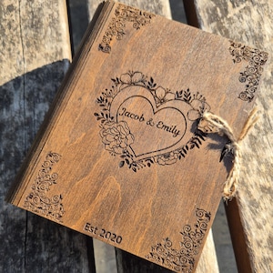 Targa in legno a forma di cuore per 83° anniversario di matrimonio – We Still Do