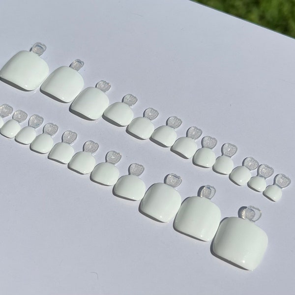 Classic White Toe Nail Ready2Wear Ready2Ship 24pc Set - Fake Pedicure Nails