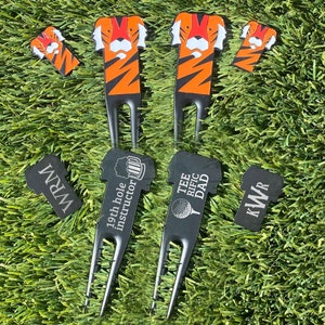 Golf Divot Ball Marker Set mit Gravur, Groomsmen Golf Geschenk, personalisiertes Geschenk für Freund Golf Zubehör, Geburtstagsgeschenk für Männer