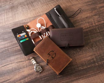 Groomsmen Gift: Personalized Crazy Horse Leather Tech Organizer Pouch [N]