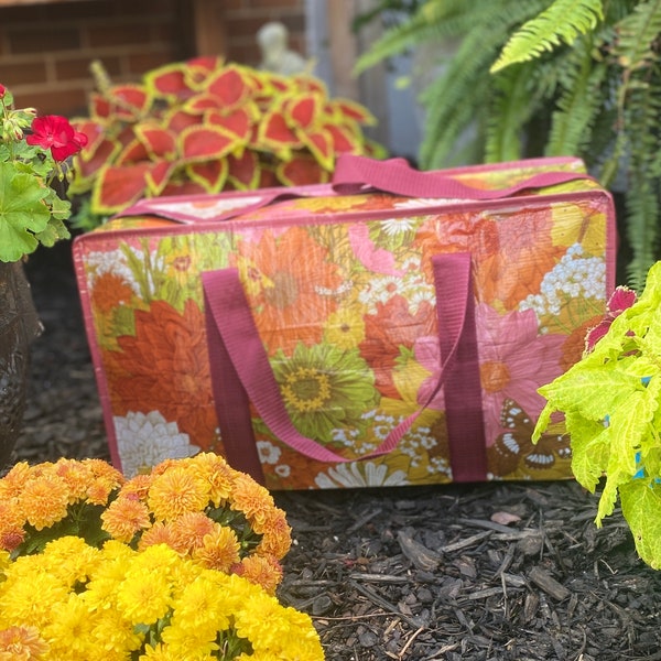 NEW** Carryon size duffle, water resistant, Retro floral on inside & out.  Mother's Day bag, Bridesmaid gift, weekender bag, graduation gift