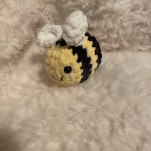 Mini anpassbare Häkelbiene