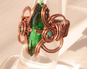 Green crystal ring, woven wire ring, unique design jewelry, bohemian style, vintage design, copper wire ring