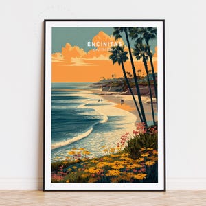 Könnte beinhalten: Gerahmter Kunstdruck von Encinitas, Kalifornien, mit einer Strandszene mit Palmen, Wellen und gelben Wildblumen. Der Himmel wechselt von Orange zu Blau, mit dem Text "ENCINITAS CALIFORNIA" oben. Küstenmotiv.