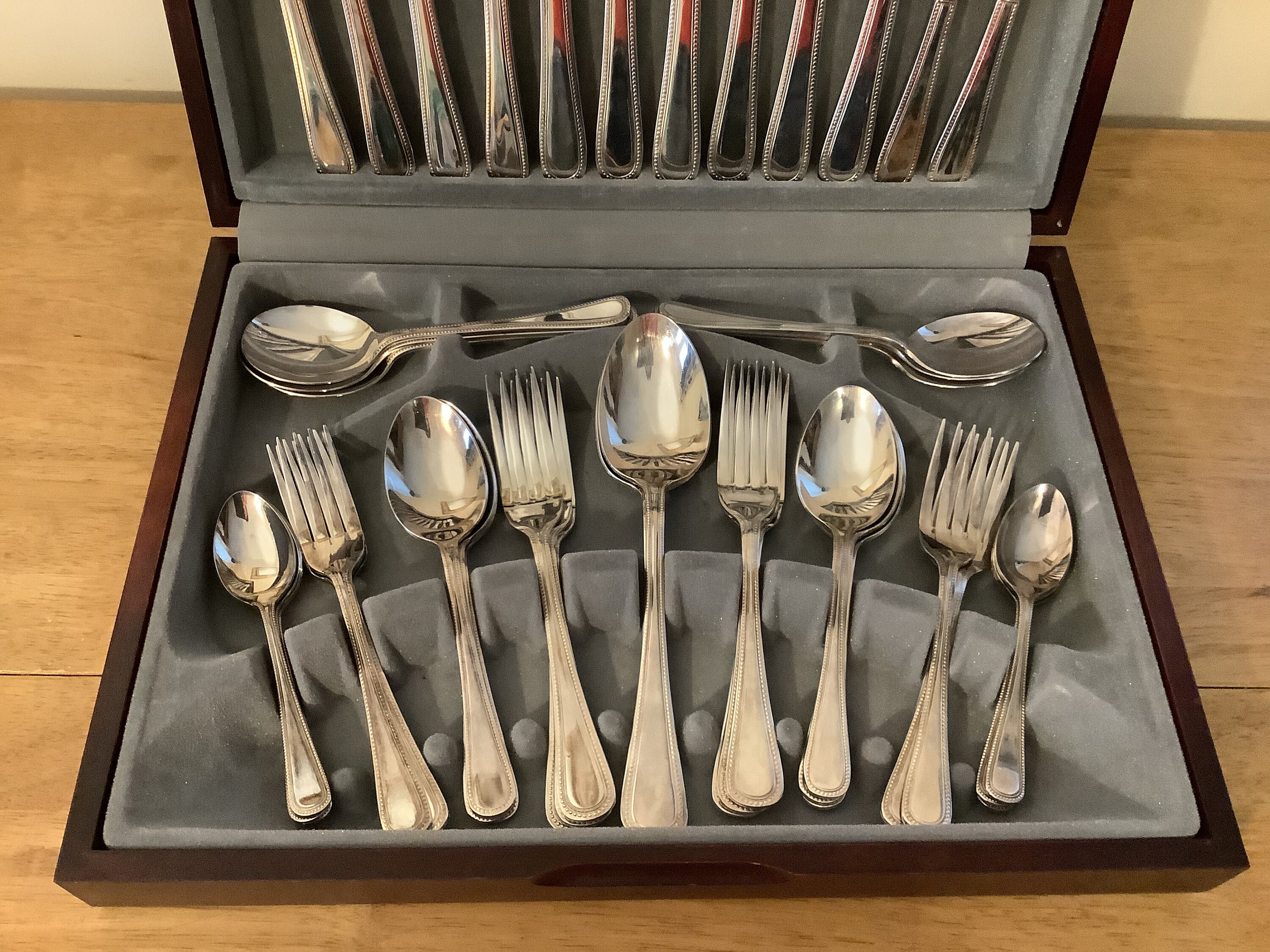 Vintage Viners Guild Silver Collection Silver Plated 44