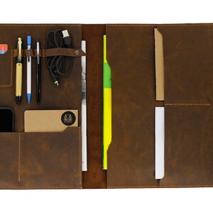 Personnalisé fait à la main MacBook pro-13 Organisateur d’étui, étui en cuir cousu à la main, pochette d’ordinateur portable folio, taille de padfolio en cuir: 13 « Couvert