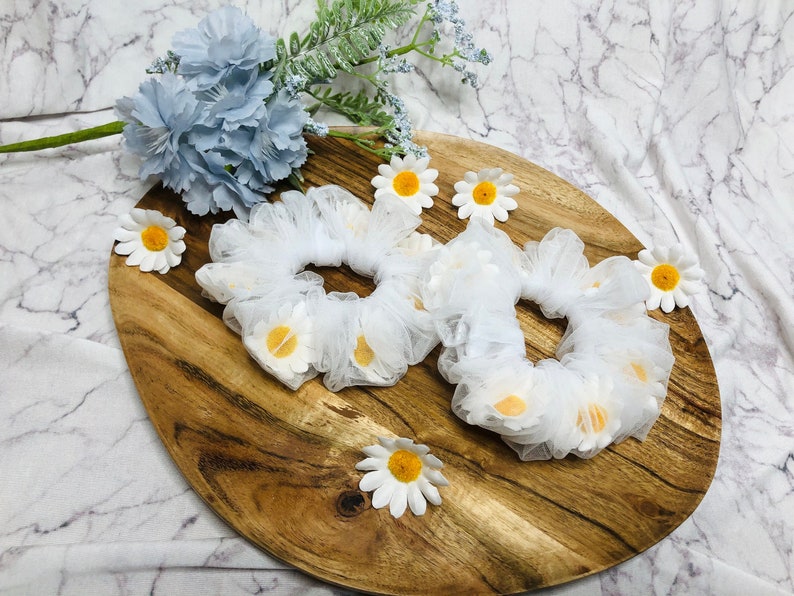 Dreamy Daisy Tulle Flower Scrunchie