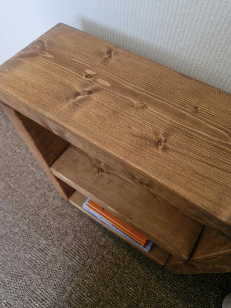 Rustic Solid Pine Side Table with Open Shelf Storage - Various Sizes & Colours Available bild 3