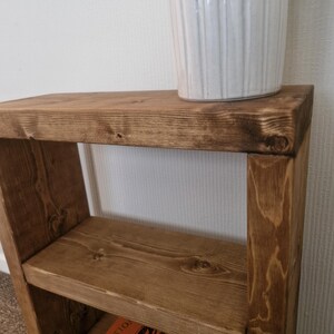 Rustic Solid Pine Side Table with Open Shelf Storage - Various Sizes & Colours Available bild 6