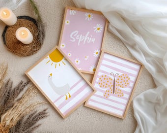 Poster for a girl's bedroom, daisies, goose and butterfly in pink, set of 3 animals, personalized with name, sun-themed girl's room decor