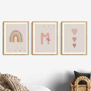 Cuadros antiguos de color rosa para habitación de niña, póster de guardería arcoíris para niña con nombre, juego de iniciales para bebé, decoración de guardería, paquete de 3 corazones bohemios de acuarela