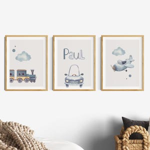 Kinderposter Set Junge, Kinderzimmerdeko 3er Bilderset, Eisenbahn, Auto, Heli, Namensposter, Jungenzimmer Grau, Babyzimmer, Wanddekoration