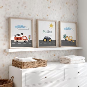 Kinderzimmer Bilder 3er Set Fahrzeuge, Personalisiertes Poster Babyzimmer Junge, Feuerwehr Traktor Bagger, Wanddeko Namensbild Geburt, Bunt