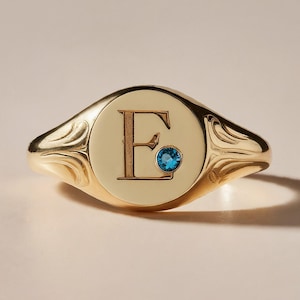 Anillo con letra cursiva personalizada y piedra de nacimiento, anillo con inicial personalizado chapado en oro de plata 925, anillo con inicial con sello, único y significativo