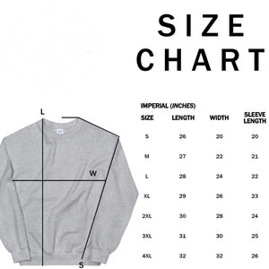 Op de afbeelding: Maattabel voor een sweatshirt in inches. De tabel toont de lengte, breedte en mouwlengte voor maten S tot en met 4XL.