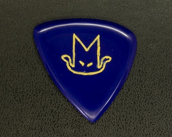 Galalith Cerberus Raw Cat Pick