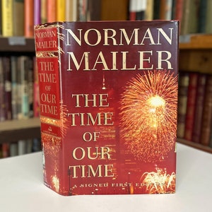 Gesigneerd Norman Mailer-boek The Time of Our Time 1998, eerste editie bloemlezing in originele stofomslag
