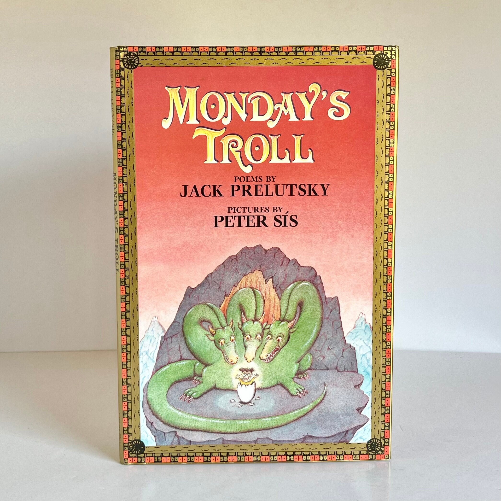 Monday's Troll: Prelutsky, Jack, Sís, Peter: 9780688096441