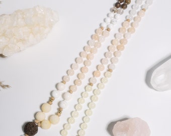 Collar mala de piedras preciosas anudado a mano: ágata, aventurina, sodalita, jade.