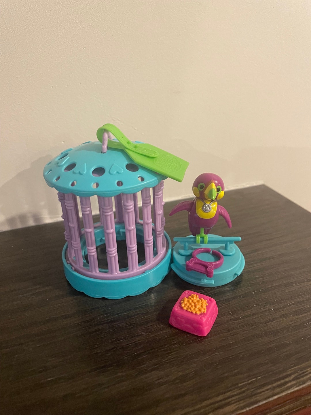 Littlest Pet Shop Kenner Vintage ticklish Toucan Bird Figure. 1992