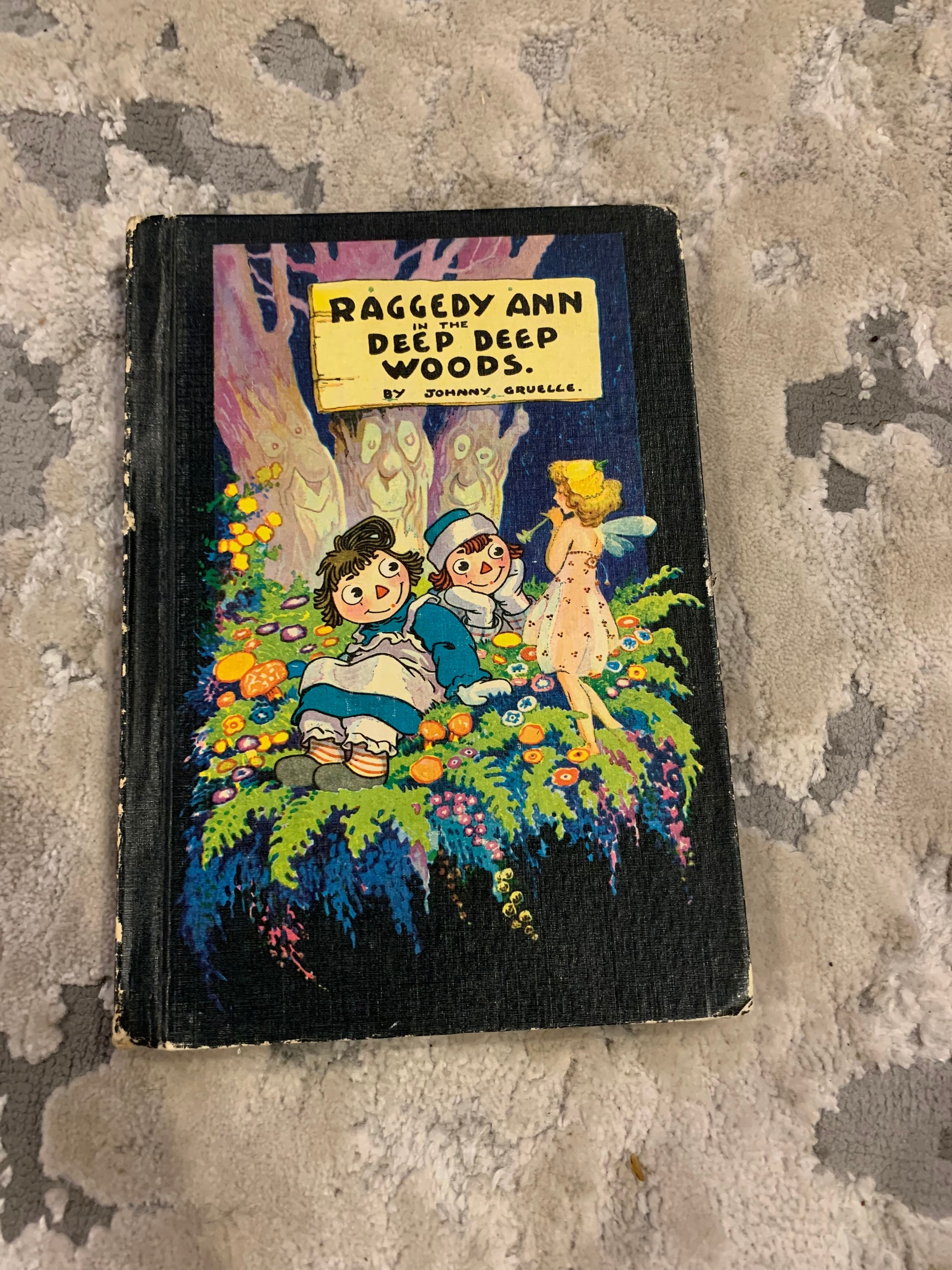Vintage 1960 Johnny Gruelle's Book 