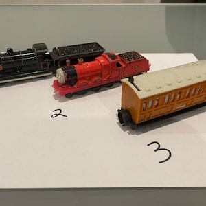 You Choose! ERTL - Annie from Thomas The Tank Engine And Friends Die Cast/Plastic - Britt Allcroft 1992/1993