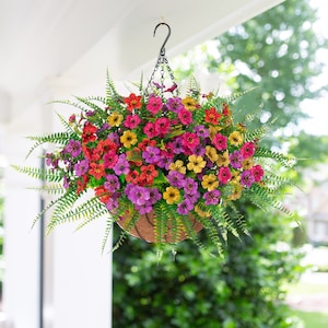 Artificial Faux Outdoor Hanging Flowers Plants Basket for Spring Summer Porch Decoration, Fake Silk Daisy UV Resistant Outside Patio Decor Daisy + Ferns