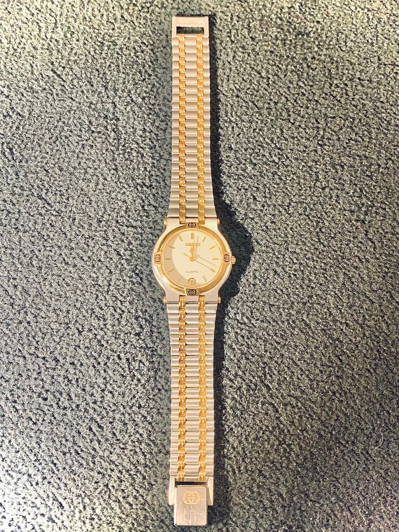 Classic Gucci Watch - Unisex