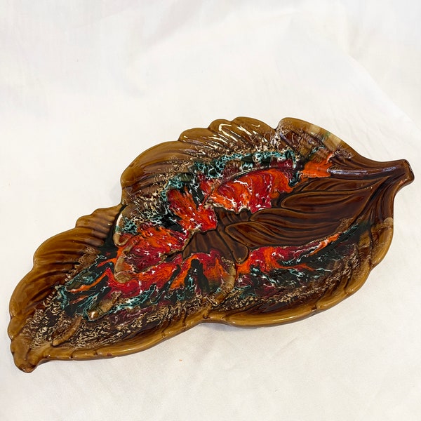 Stunning large mid century vintage 1950's Valauris centrepiece leaf-shaped dish