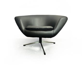 Vintage Pod Swivel Armchair — In the style of Overman Carl Eric Klote, Sweden, 1960s–70s