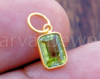 AA Peridot Charme, 18k Solid Gold Charme, natürliche Peridot Charme, Gold Charme, Charme Anhänger, Charme Halskette, handgemachte Gold Charme, Geschenk für sie