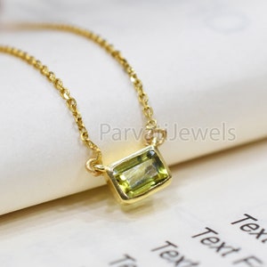 Double Lock Style Natural Peridot 18k Solid Gold Charm Necklace Jewelry, Peridot Charm Necklace, 18K Solid Gold Necklace, Gold Necklace,