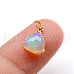 ナチュラルグリーンアクアマリンチャーム、ソリッドゴールドチャーム