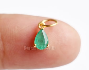AA Emerald Charm, 18k Solid Gold Charm, Natural Emerald Drop Shape Charm, Gold Charm, Charm Pendant, Charm Necklace, Handmade Gold Charm