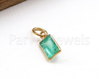 Natural Emerald Charm Pendant, 18k Solid Gold Handmade Jewelry