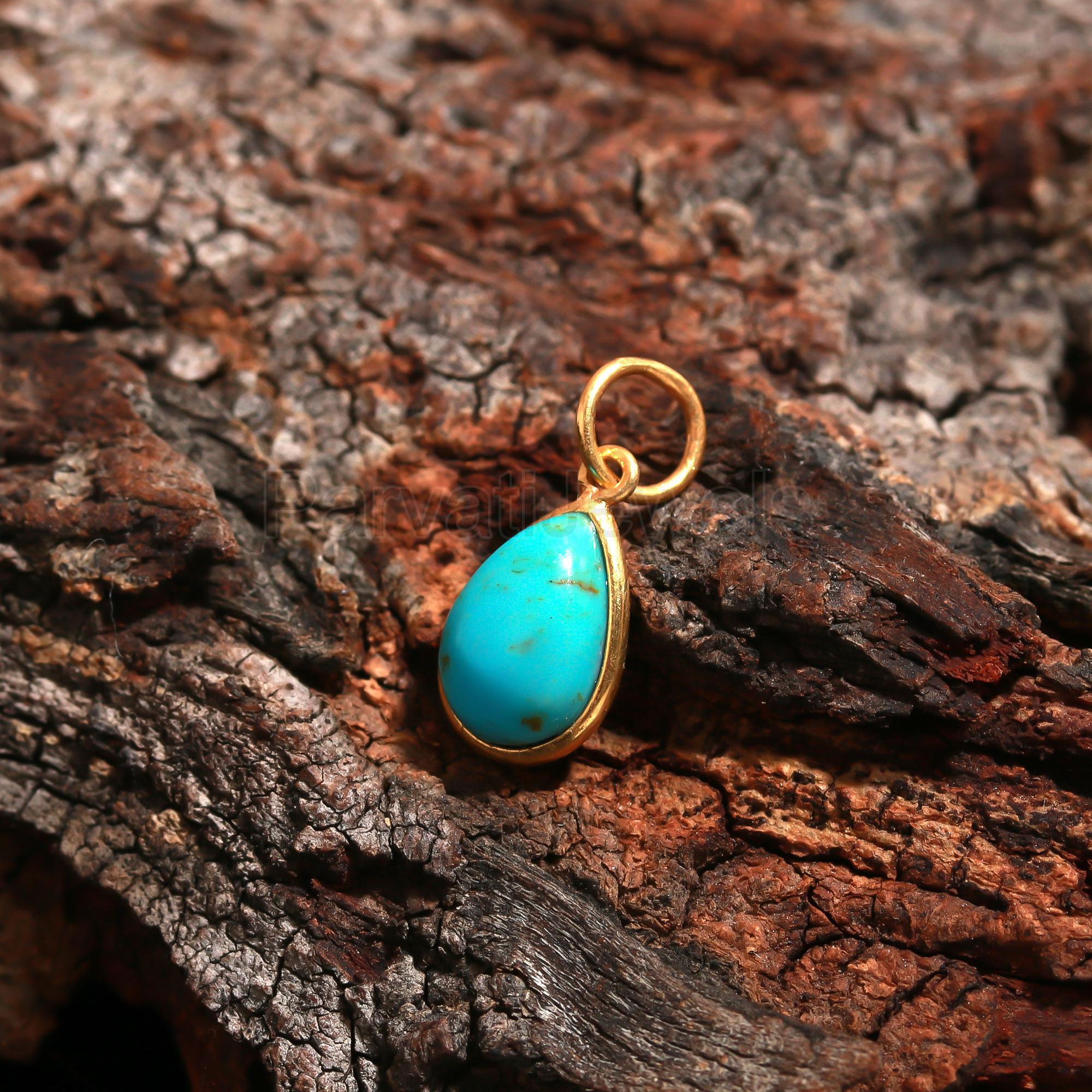 天然スリーピングビューティーターコイズ18Kゴールドチャーム