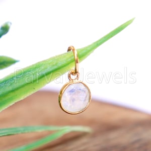 Rainbow Moonstone Charm, 18k Solid Gold Charm, Natural Moonstone Charm, Gold Charm, Charm Pendant, Charm Necklace, Handmade Gold Charm